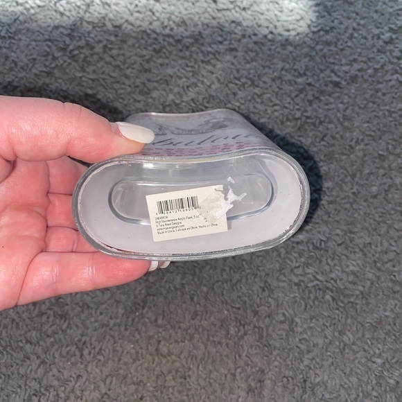 New & never‎ used “ High Maintenance” acrylic flask, 5 oz - Picture 3 of 4